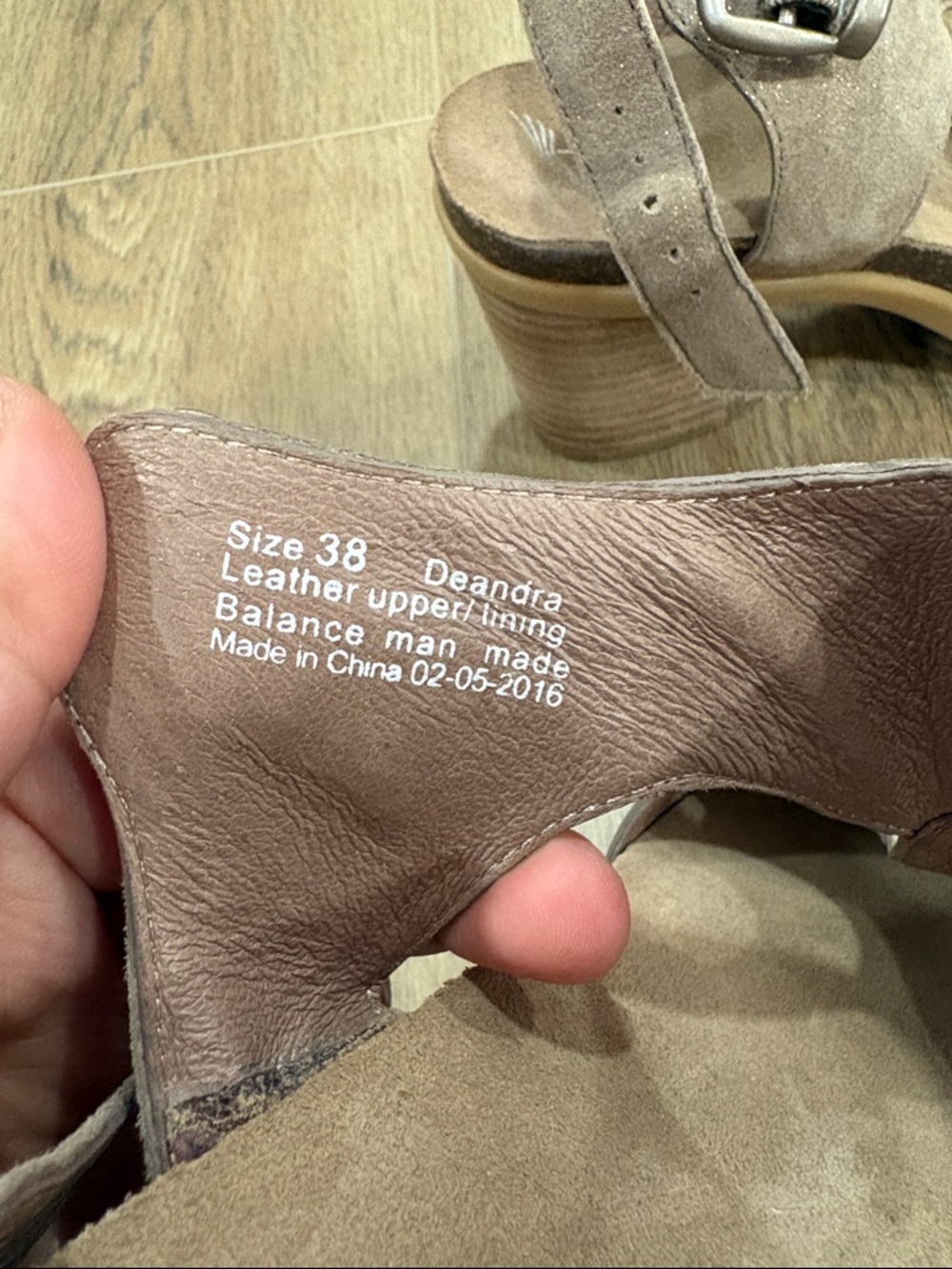 Dansko Deandra Stacked Heel Embellished Studded Buckle Sandal size 38 EUC - Picture 7 of 7